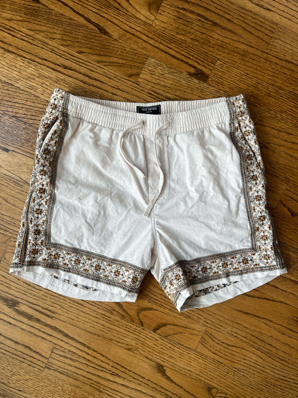 Todd Snyder Shorts with Embroidered Border - Small